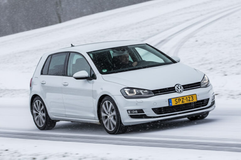 Auto Express Winter Tyre Test 2025 (225/45 R17)
