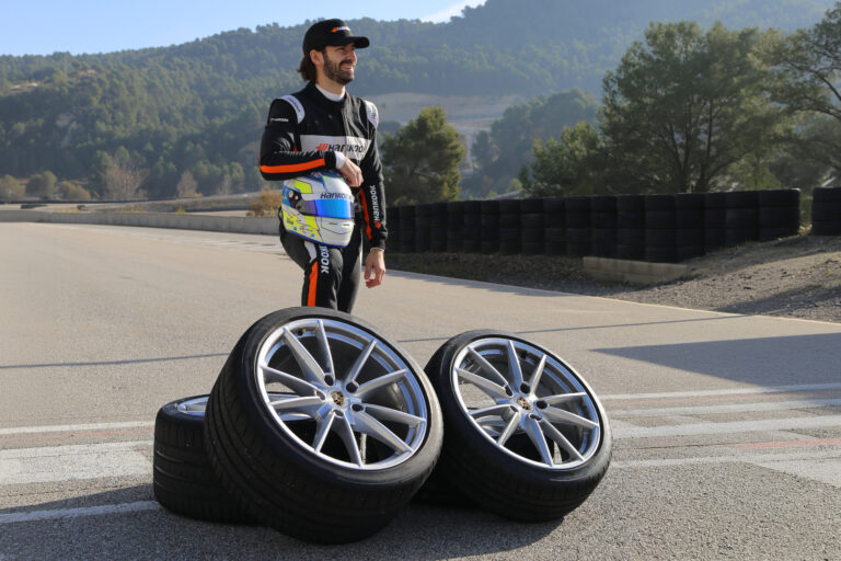 Hankook Ventus S1 evo Z becomes Porsche 911 Carrera factory fitment in 19/20-inch sizes