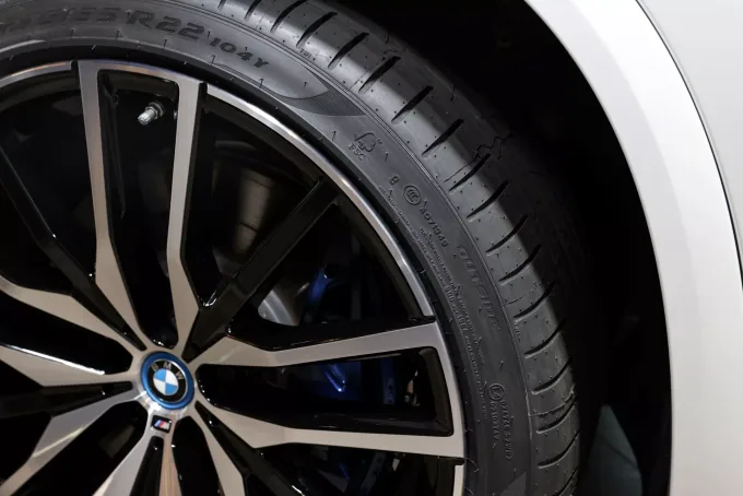 Pirelli P ZERO